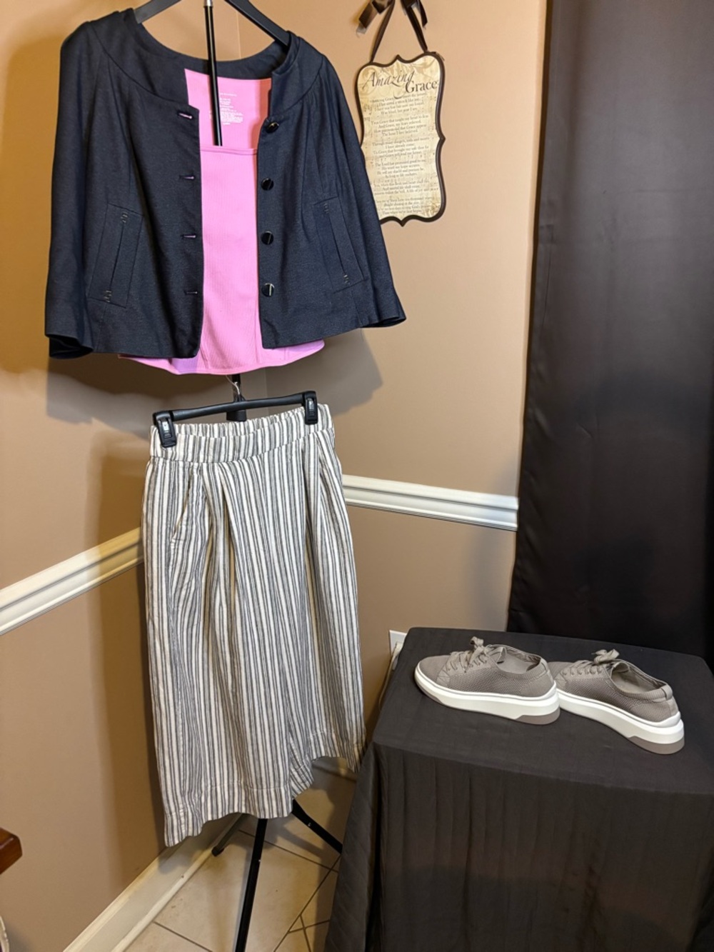 GAP Striped Capris in Light Gray and White